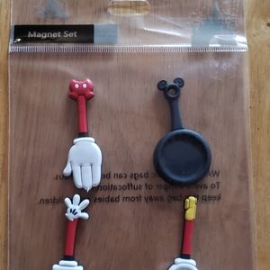 Mickey Mouse magnet set